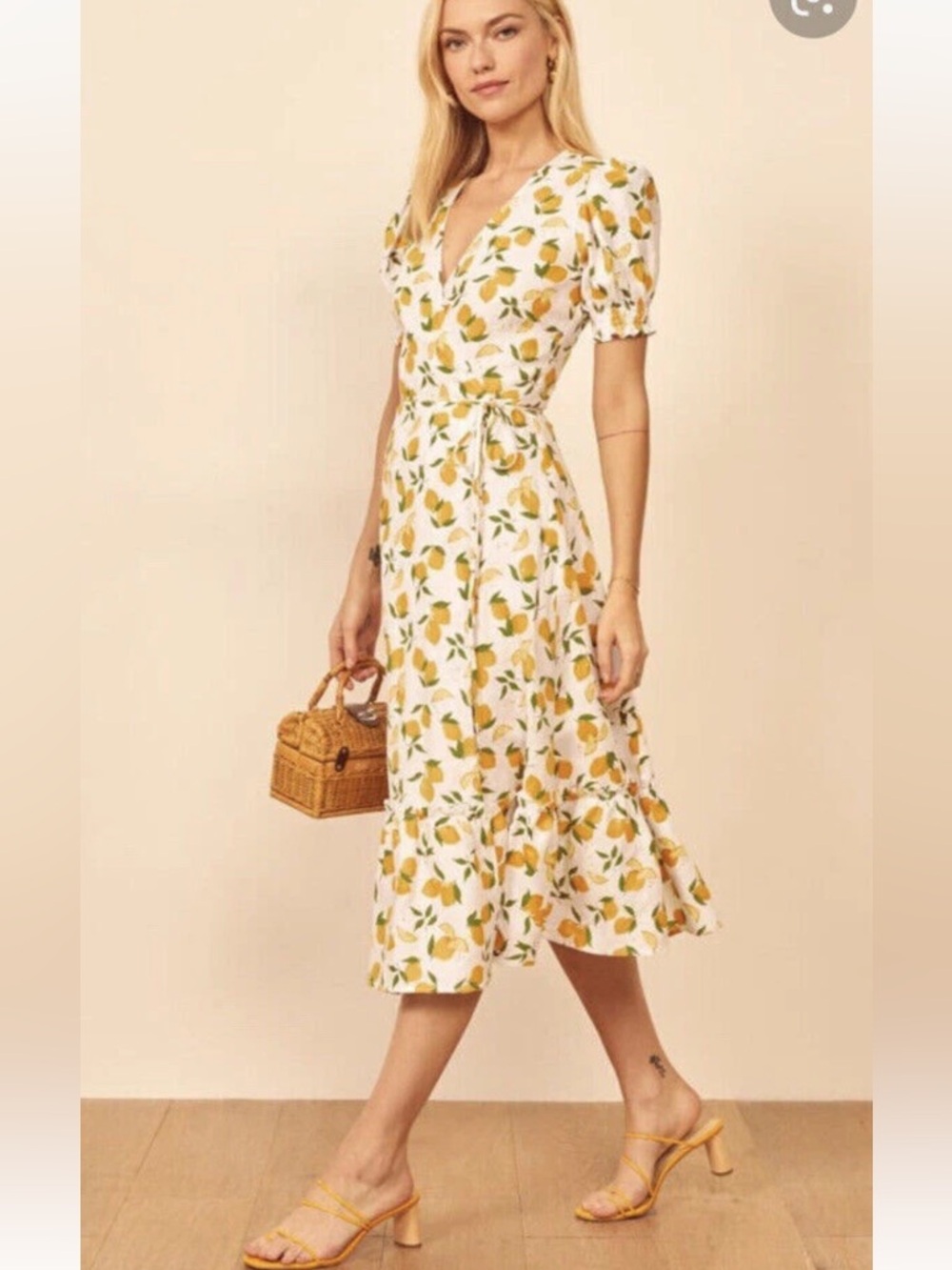 Reformation‎ Veronika
Dress in Lemonade
Summer Lemons Size Small
100% Linen